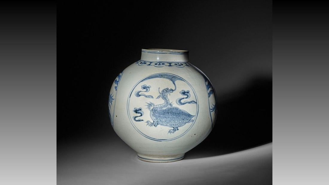 最高峰の美の結晶、朝鮮青花の球形壺。9月NYのオークションに登場